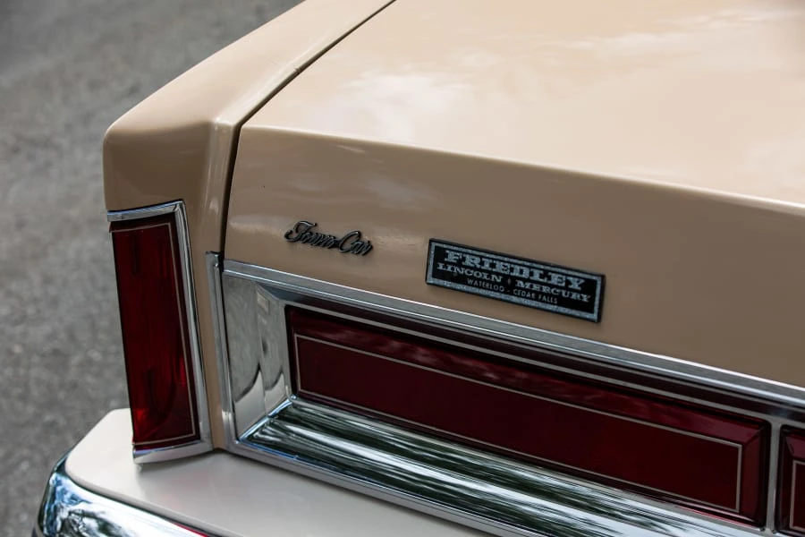 1984 Lincoln Town Car - Image 18 of 31