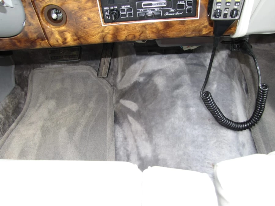 1984 Lincoln Town Car - Image 6 of 9