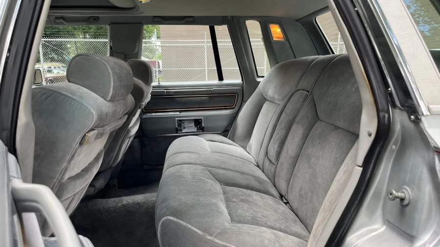 1984 Lincoln Town Car - Image 5 of 17