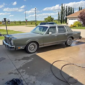 1984 Lincoln Town Car Signature Series