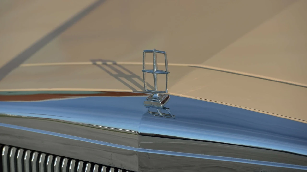1984 Lincoln Town Car - Image 25 of 30