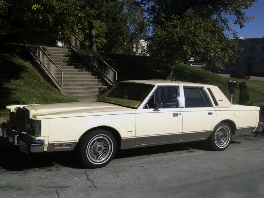 1984 Lincoln Town Car - Image 2 of 4