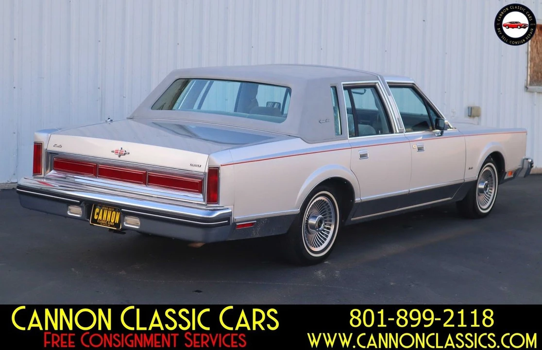 1984 Lincoln Town Car - Image 11 of 31