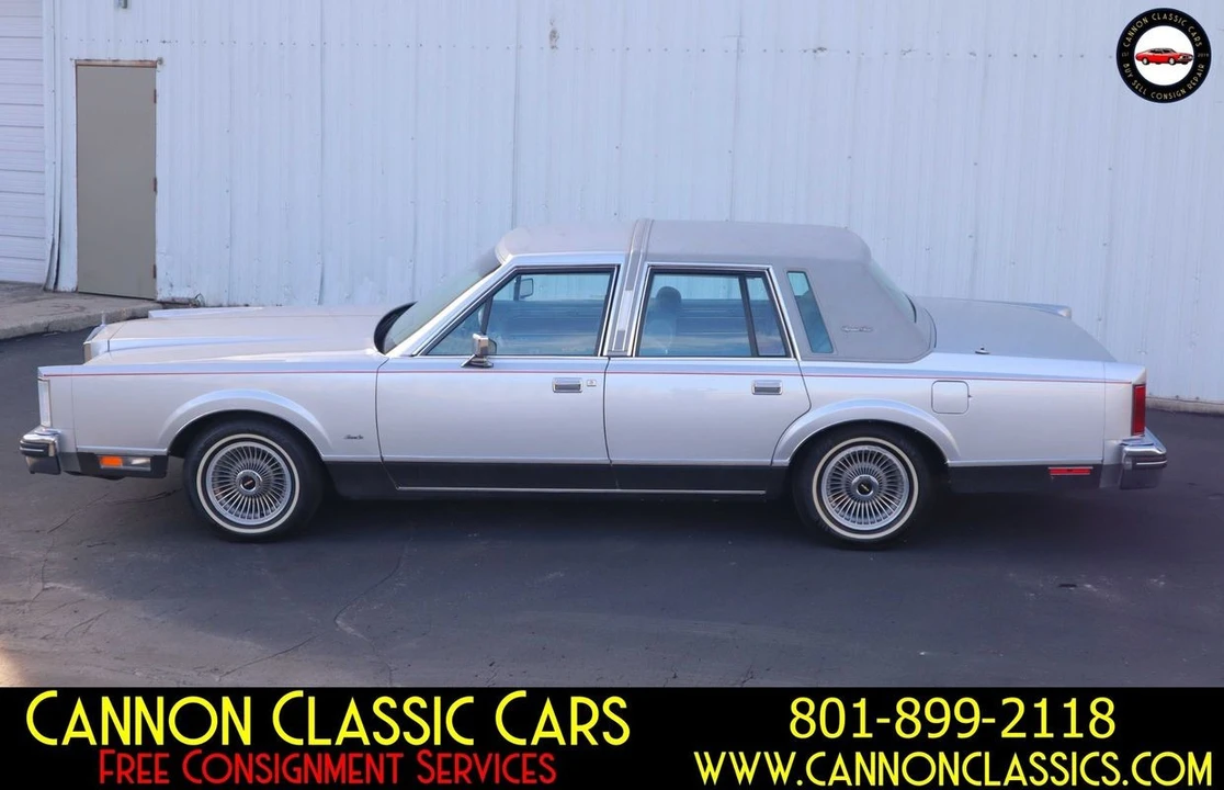 1984 Lincoln Town Car - Image 2 of 31