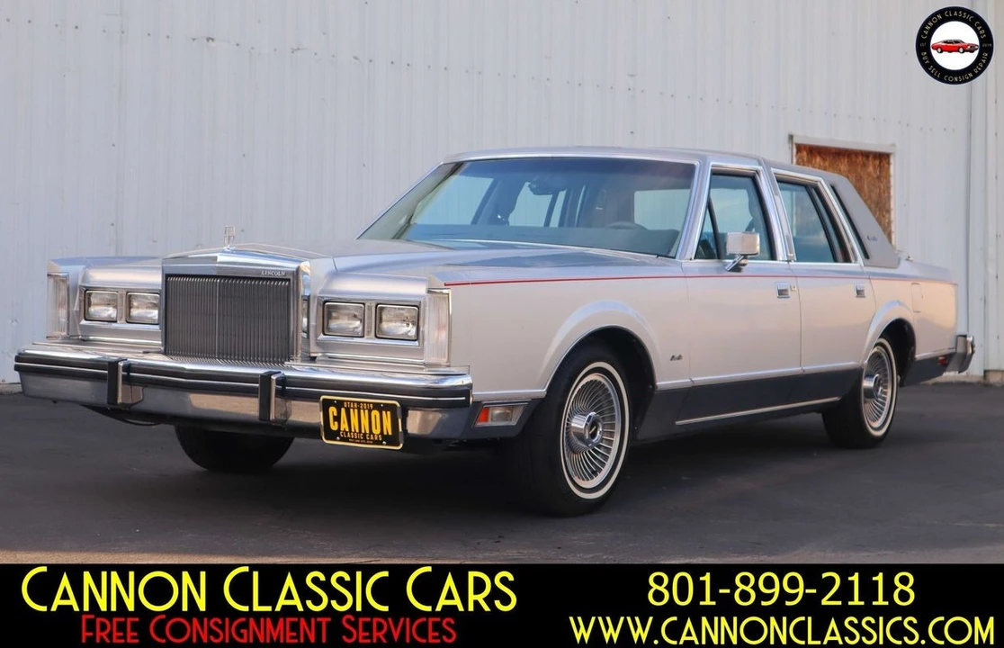 1984 Lincoln Town Car - Image 2 of 21
