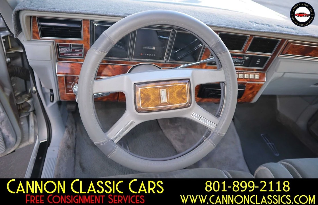 1984 Lincoln Town Car - Image 26 of 31