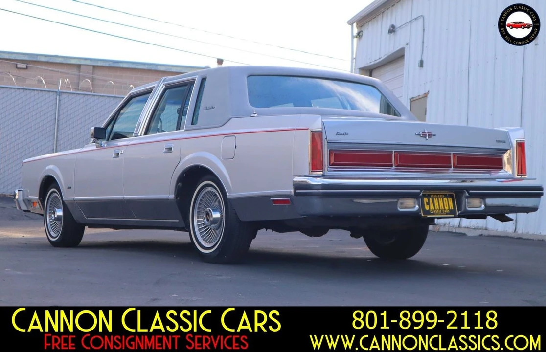 1984 Lincoln Town Car - Image 15 of 21