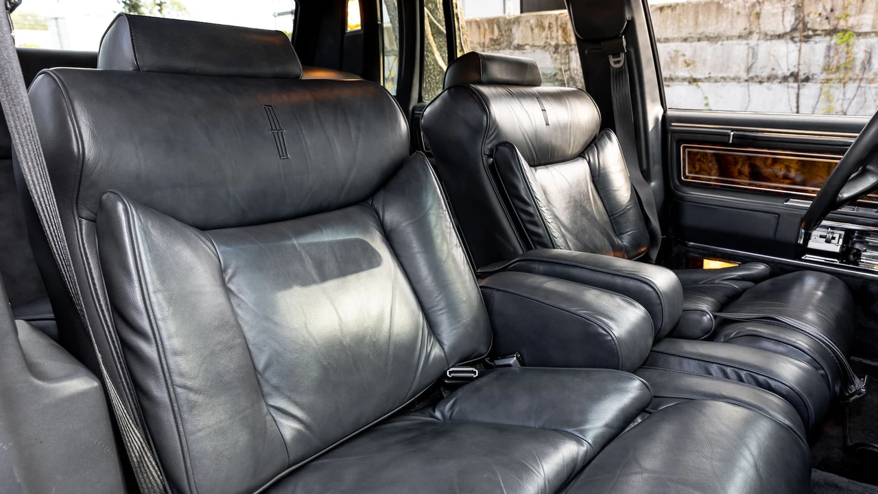 1984 Lincoln Town Car - Image 6 of 31