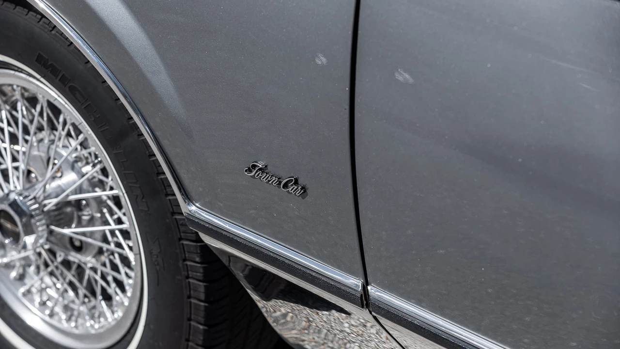 1984 Lincoln Town Car - Image 10 of 31