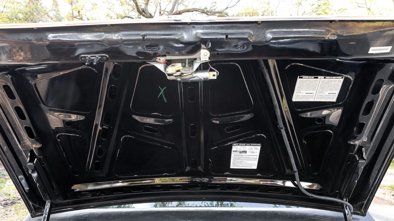 1984 Lincoln Town Car - Image 16 of 31