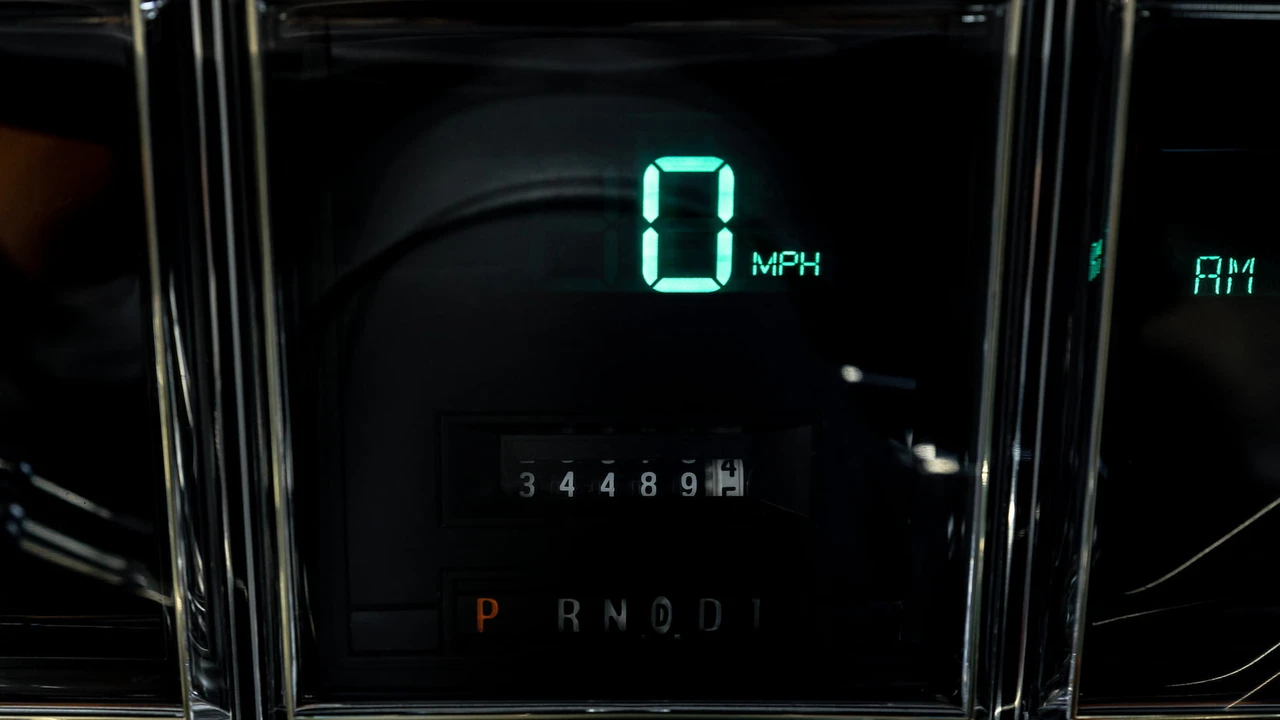 1984 Lincoln Town Car - Image 19 of 31