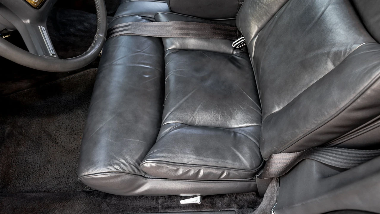 1984 Lincoln Town Car - Image 20 of 31