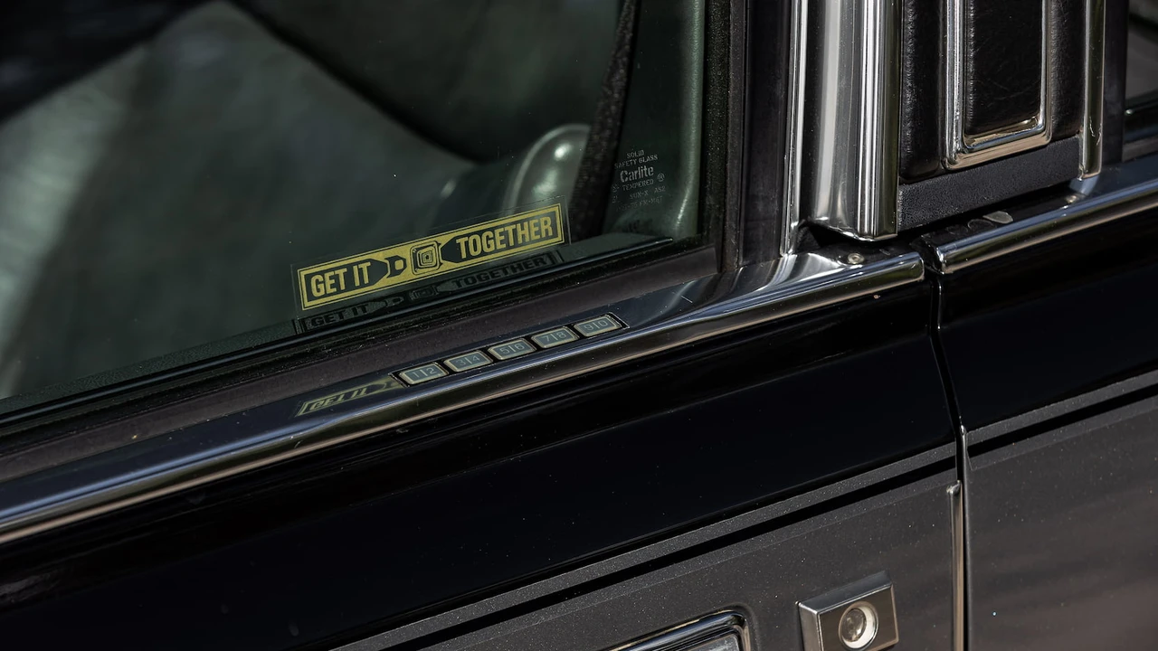 1984 Lincoln Town Car - Image 26 of 31