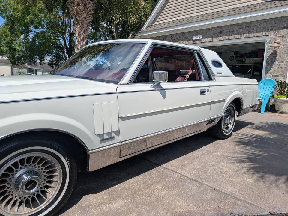 1984 Lincoln Continental Mark VII - Image 7 of 22