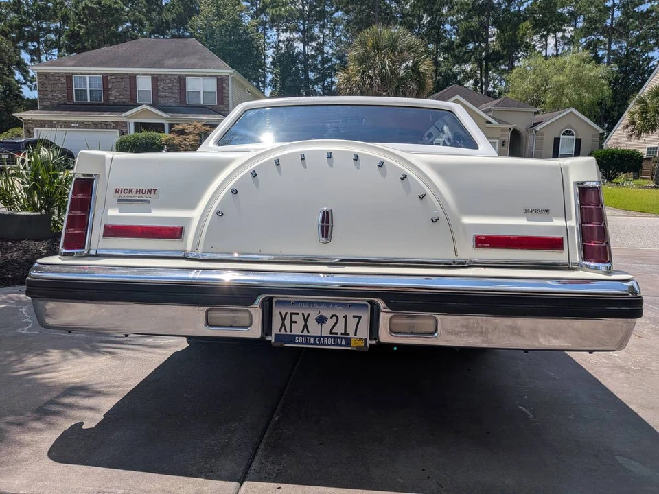 1984 Lincoln Continental Mark VII - Image 13 of 22