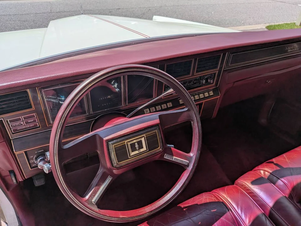 1984 Lincoln Continental Mark VII - Image 17 of 22
