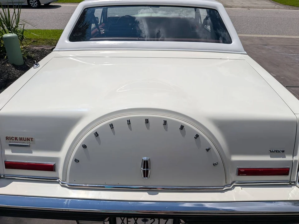 1984 Lincoln Continental Mark VII - Image 19 of 22