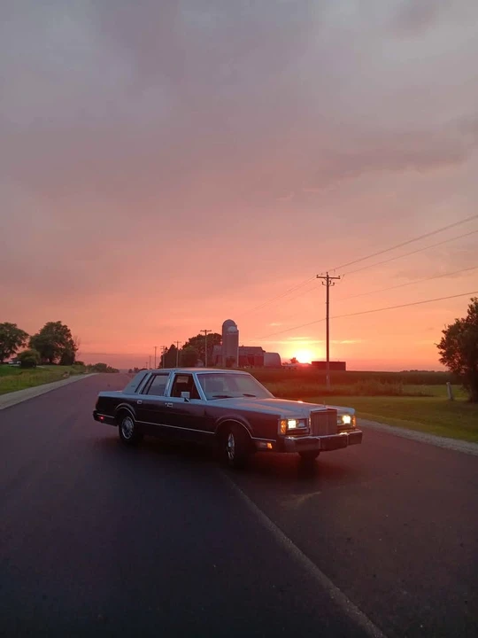 1984 Lincoln Town Car - Image 3 of 4