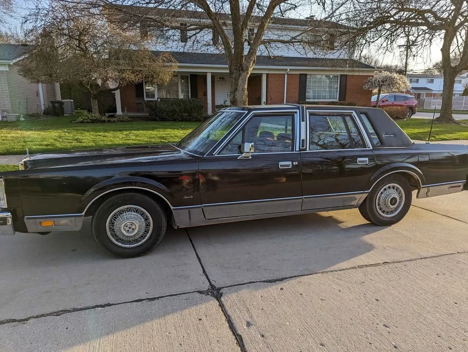 1984 Lincoln Town Car - Image 5 of 6