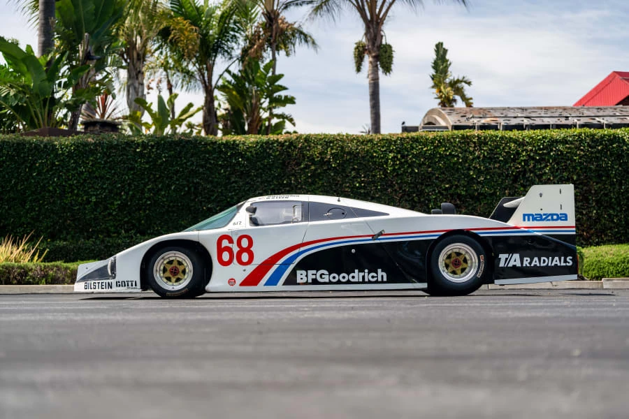 1984 Lola - Image 2 of 31