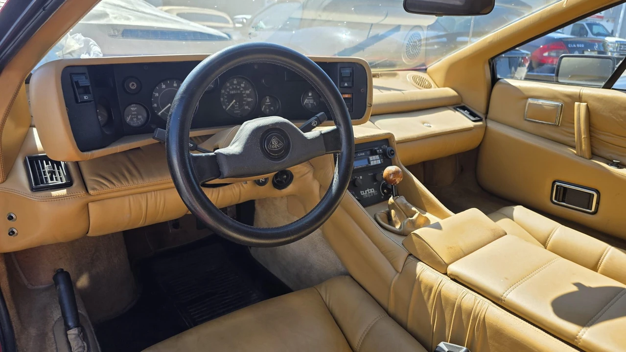 1984 Lotus Esprit Series 3 & Turbo - Image 31 of 31