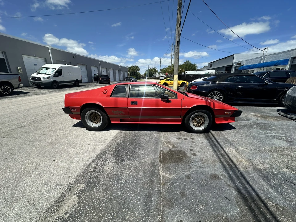 1984 Lotus Esprit Series 3 & Turbo - Image 9 of 31