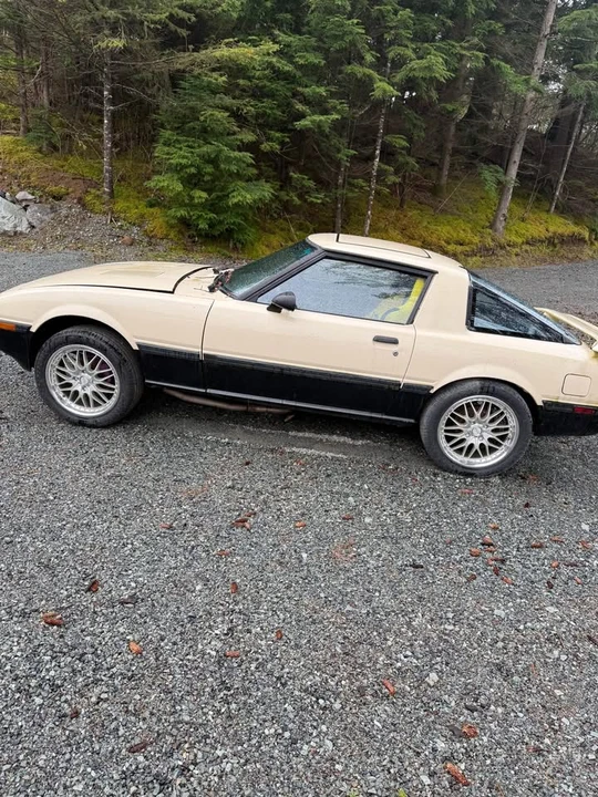 1984 Mazda - Image 7 of 9