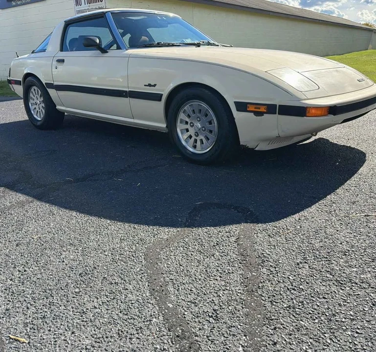 1984 Mazda RX-7 SA & FB - Image 9 of 9