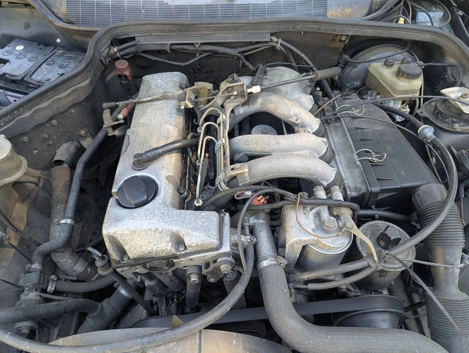 1984 Mercedes-Benz 190E - Image 17 of 18