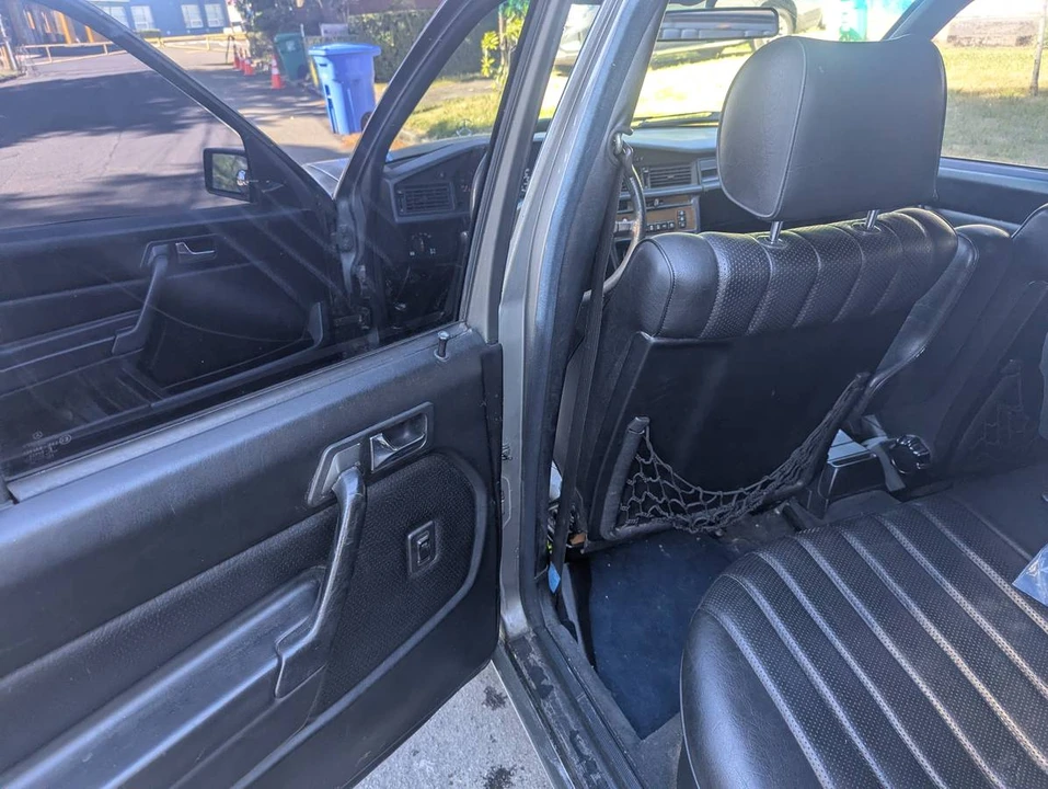 1984 Mercedes-Benz 190E - Image 16 of 18