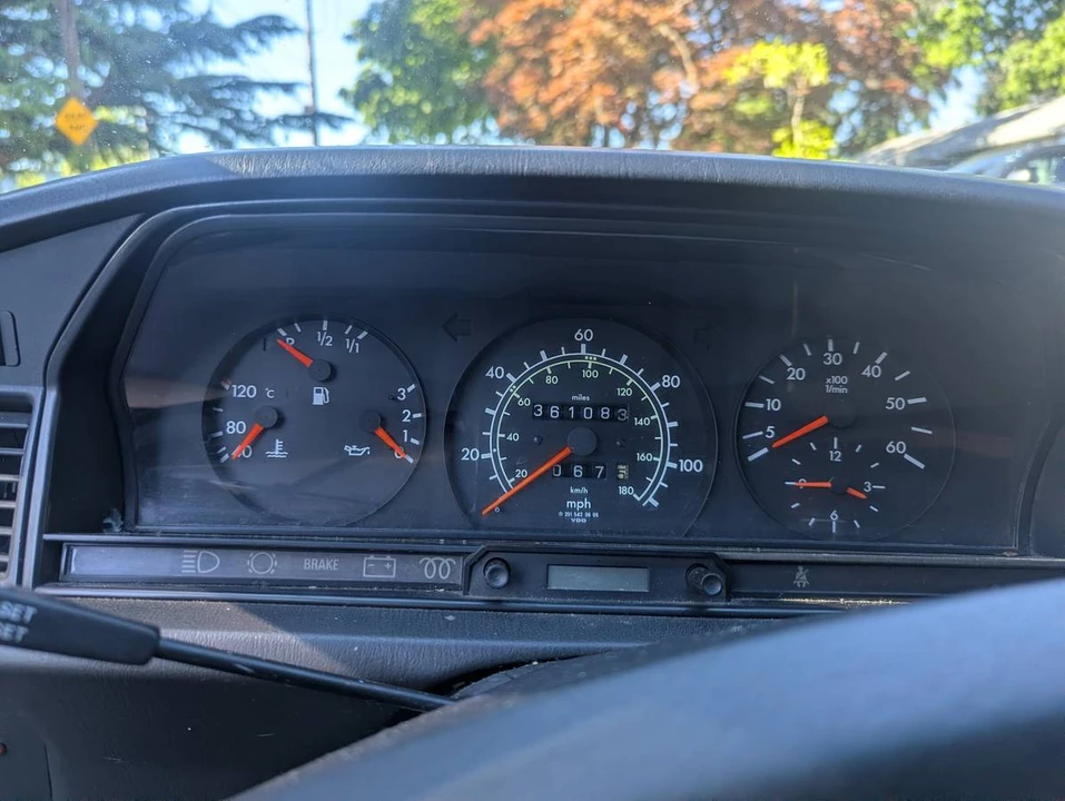1984 Mercedes-Benz 190E - Image 12 of 18