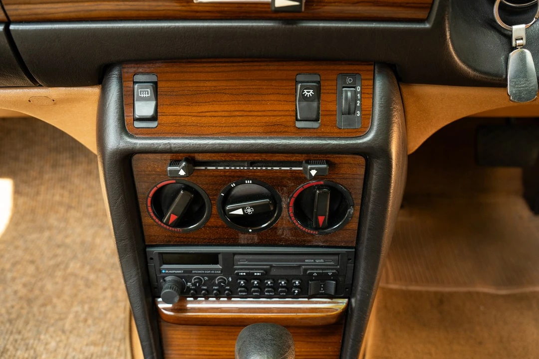 1984 Mercedes-Benz E-Class - Image 27 of 30