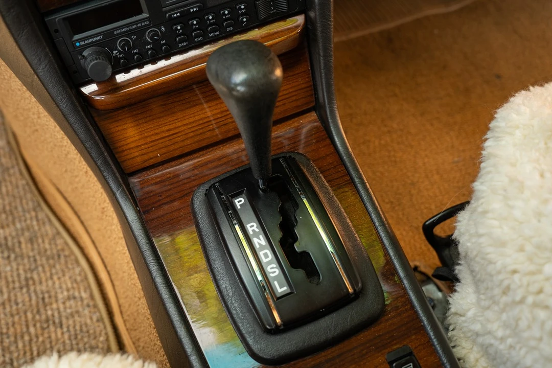 1984 Mercedes-Benz E-Class - Image 29 of 30