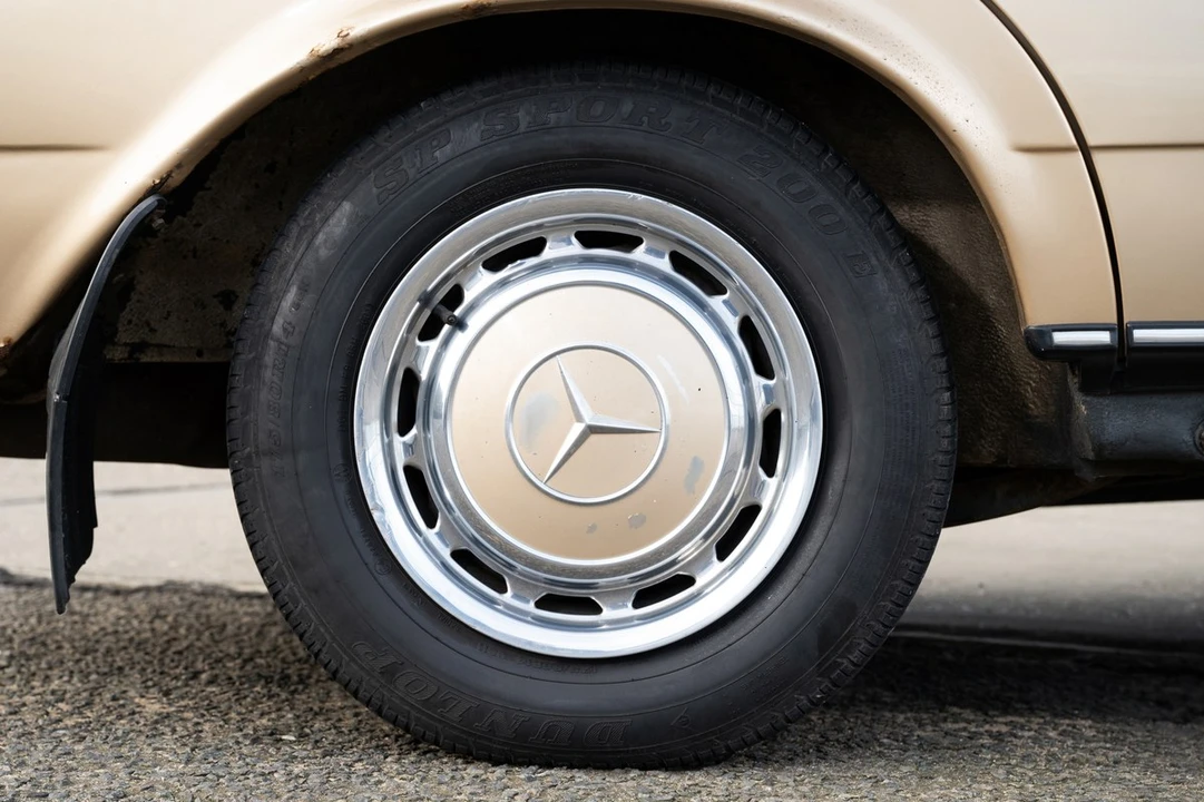 1984 Mercedes-Benz E-Class - Image 28 of 30