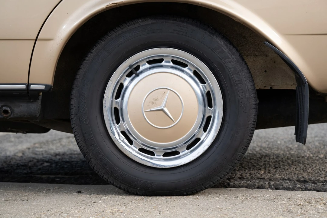 1984 Mercedes-Benz E-Class - Image 25 of 30