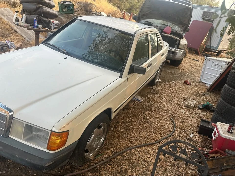 1984 Mercedes-Benz 190E - Image 3 of 6