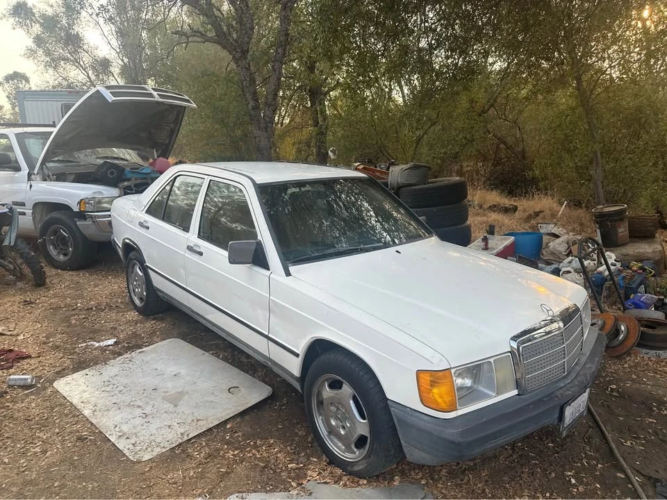 1984 Mercedes-Benz 190E - Image 2 of 6