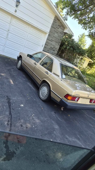 1984 Mercedes-Benz 190E - Image 2 of 13