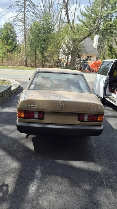 1984 Mercedes-Benz 190E - Image 9 of 13