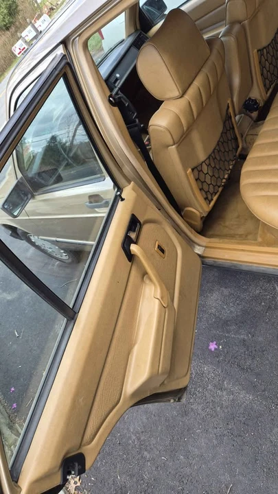1984 Mercedes-Benz 190E - Image 13 of 13