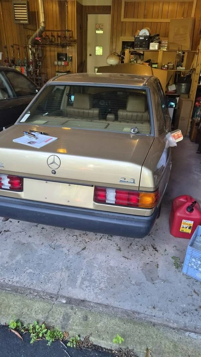 1984 Mercedes-Benz 190E - Image 3 of 13