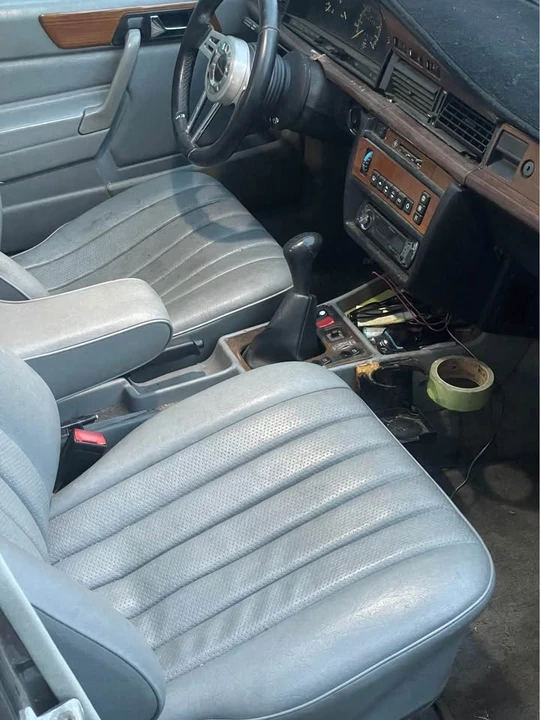 1984 Mercedes-Benz 190E - Image 6 of 6
