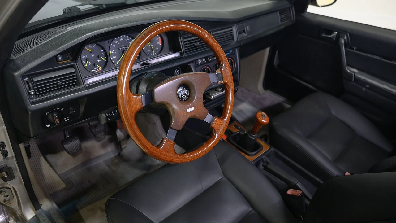 1984 Mercedes-Benz 190E - Image 9 of 31