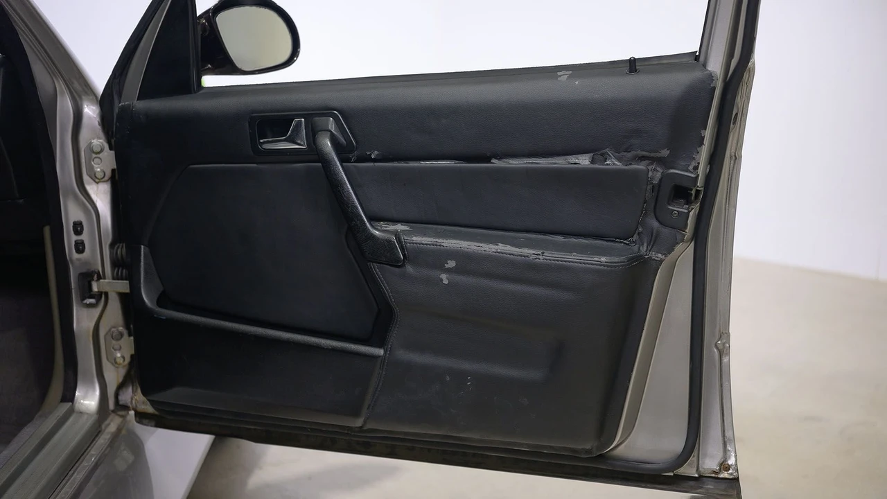 1984 Mercedes-Benz 190E - Image 30 of 31