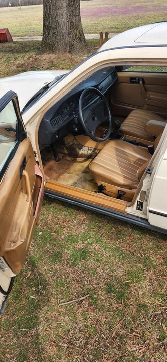 1984 Mercedes-Benz 190E - Image 10 of 17