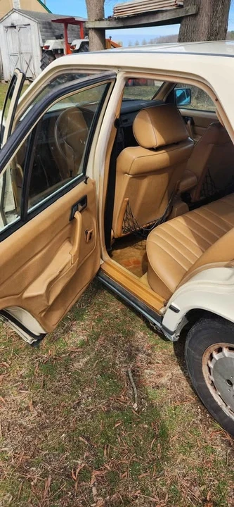 1984 Mercedes-Benz 190E - Image 12 of 17
