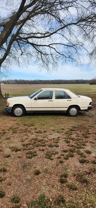 1984 Mercedes-Benz 190E - Image 4 of 17