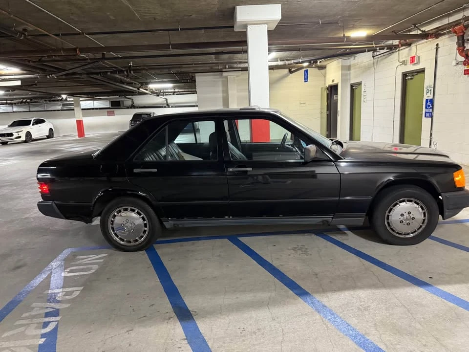 1984 Mercedes-Benz 190E - Image 9 of 10