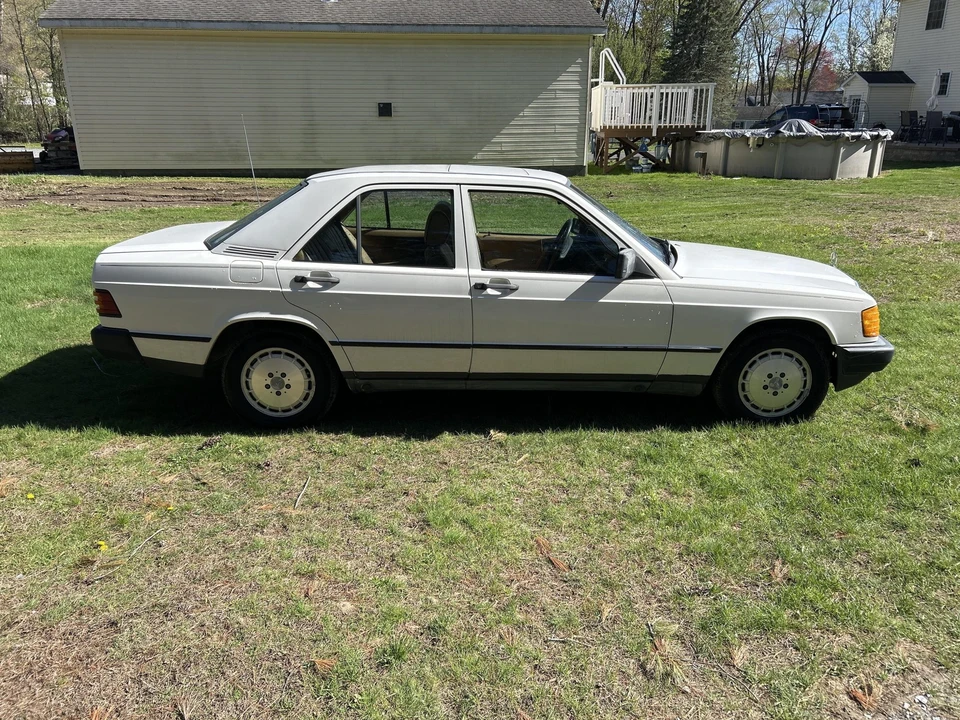 1984 Mercedes-Benz 190E - Image 7 of 31