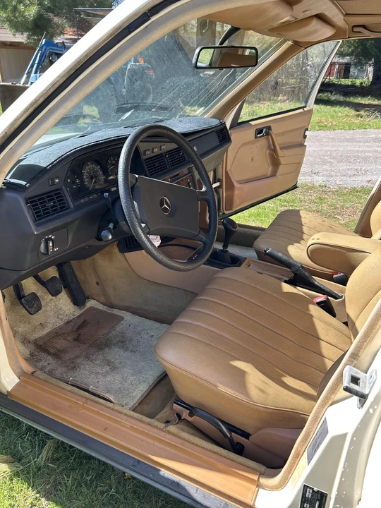 1984 Mercedes-Benz 190E - Image 27 of 31